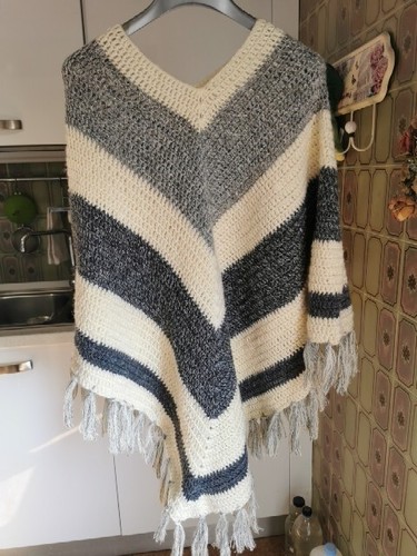 Poncho lana lavorato - in,
